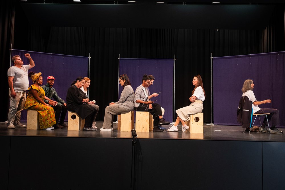 Malaika Theater Feal Bühnenwand 10